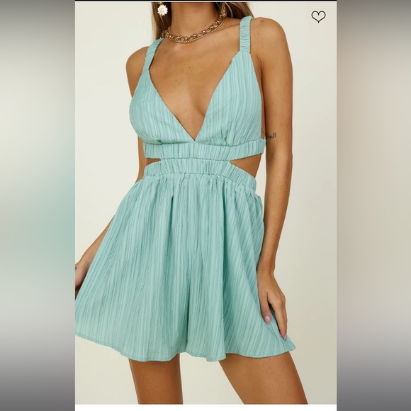 Backless Romper - Picture 2 of 8